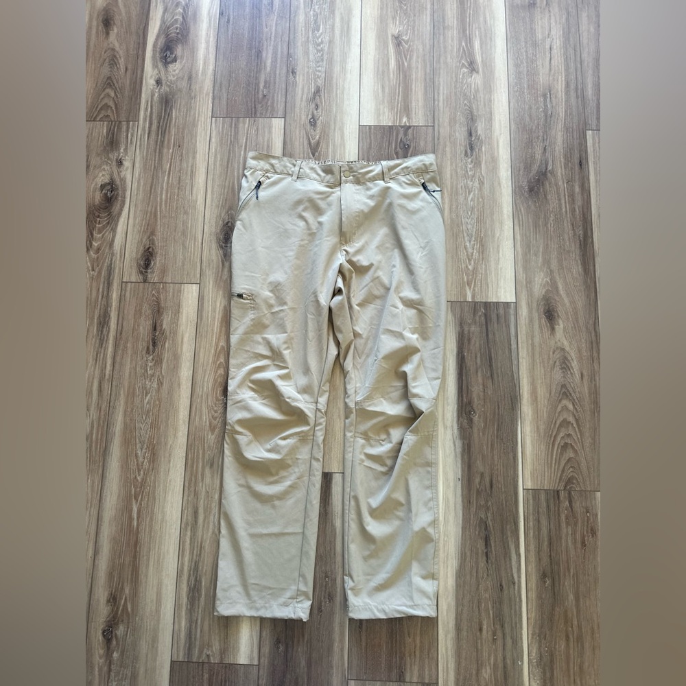 Columbia men's Tan Pants size 38